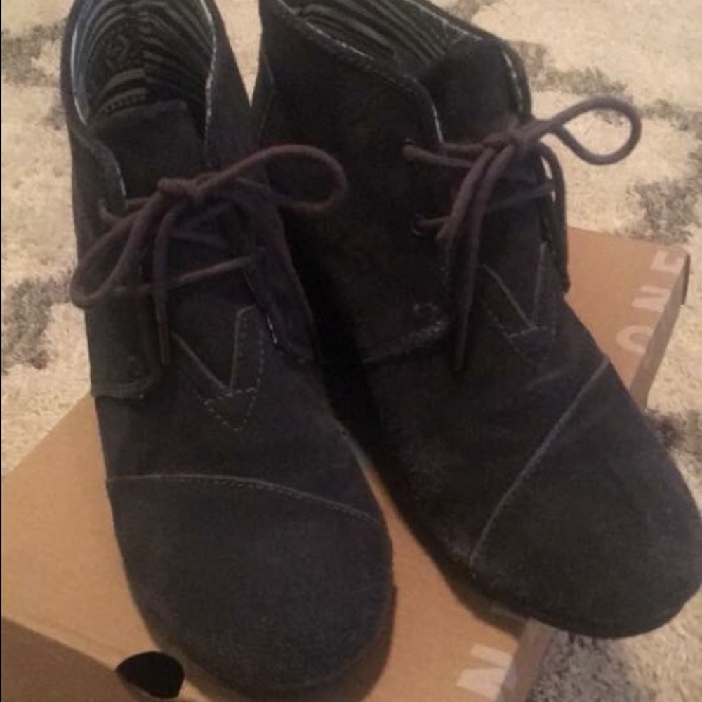 Toms Desert Wedge - Castlerock. Sz 9 $40